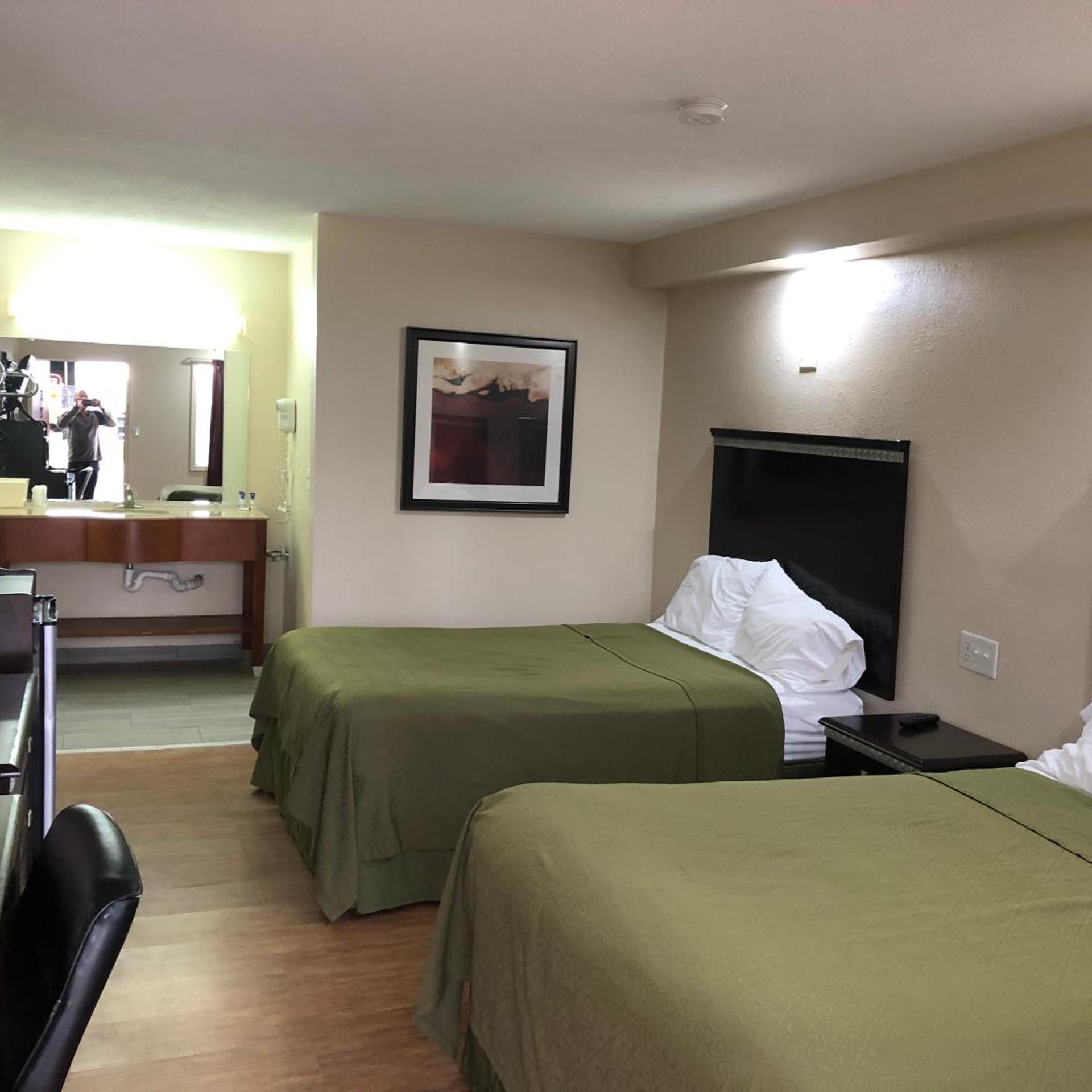 Americas Best Value Inn Lebanon 8/20