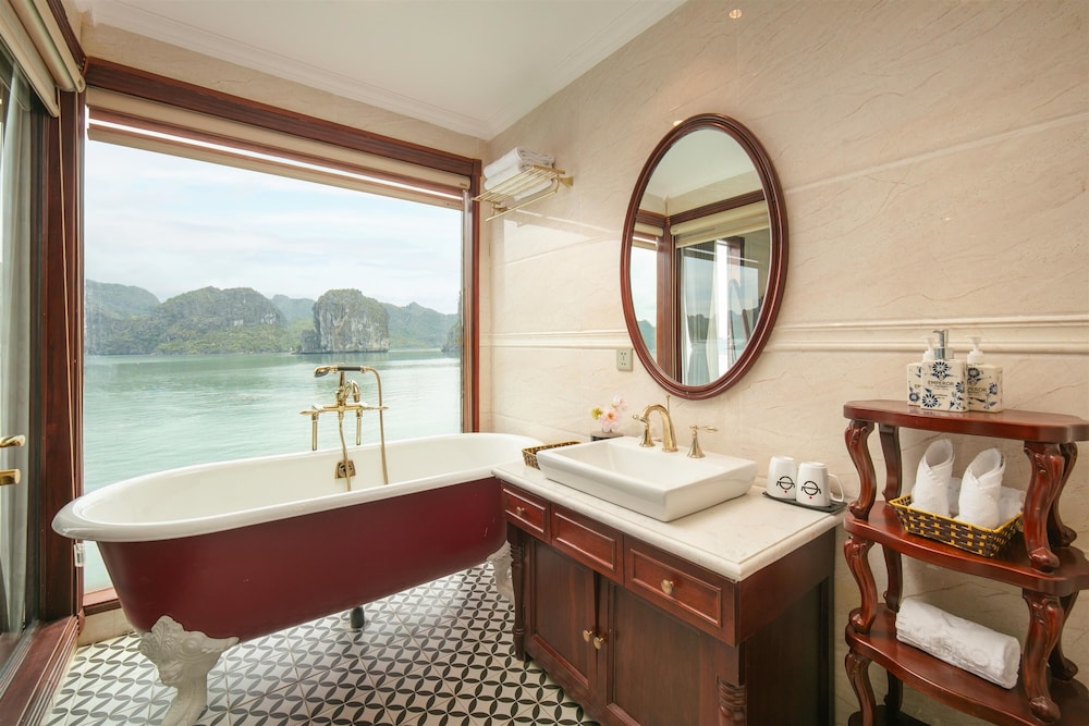 Emperor Cruise Ha Long 47/50