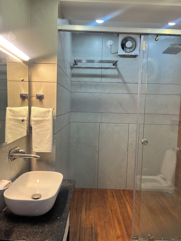 Ashoka Residency Hotel 49/50