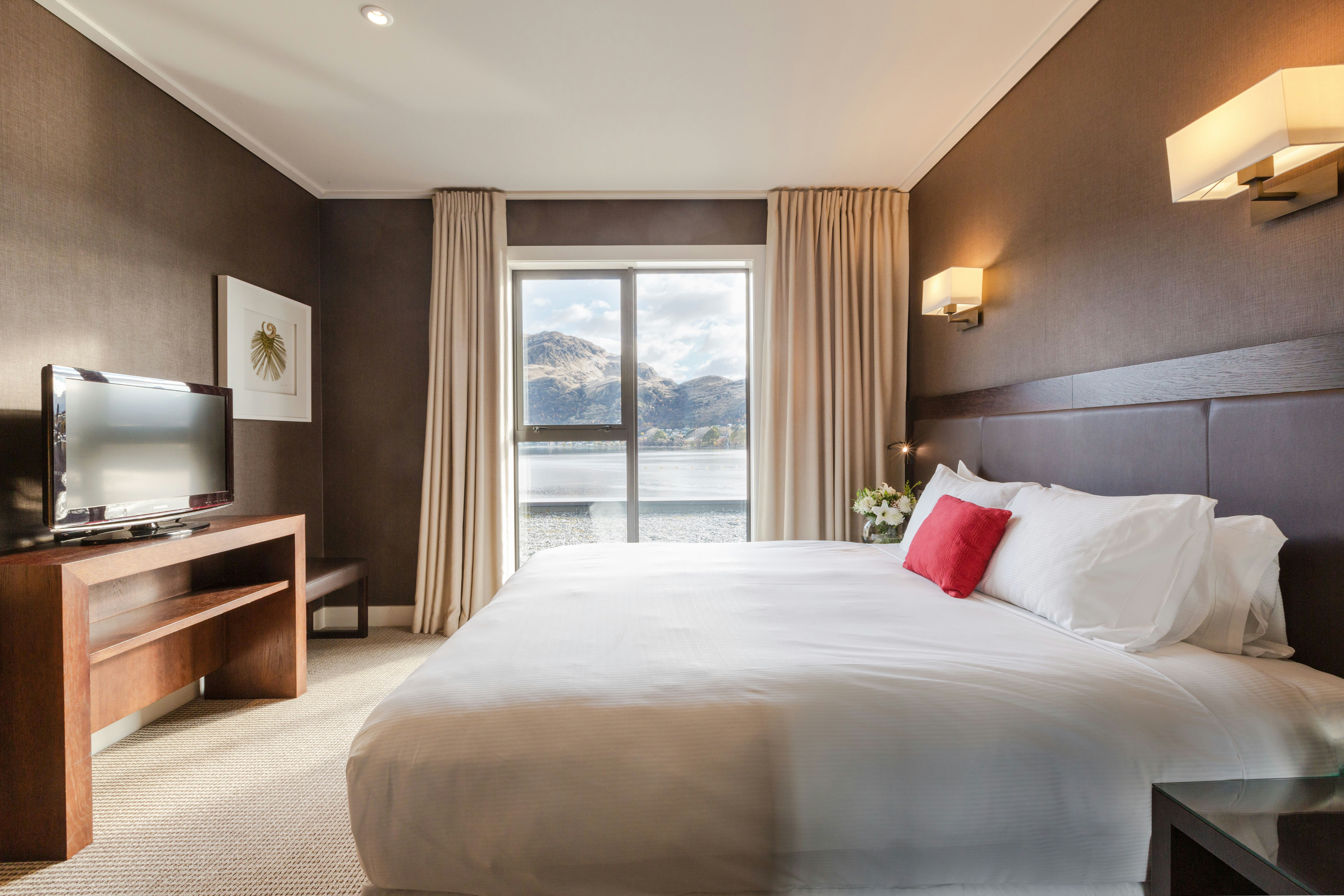 WAKATIPU, LAKE, SUITE, KING BED