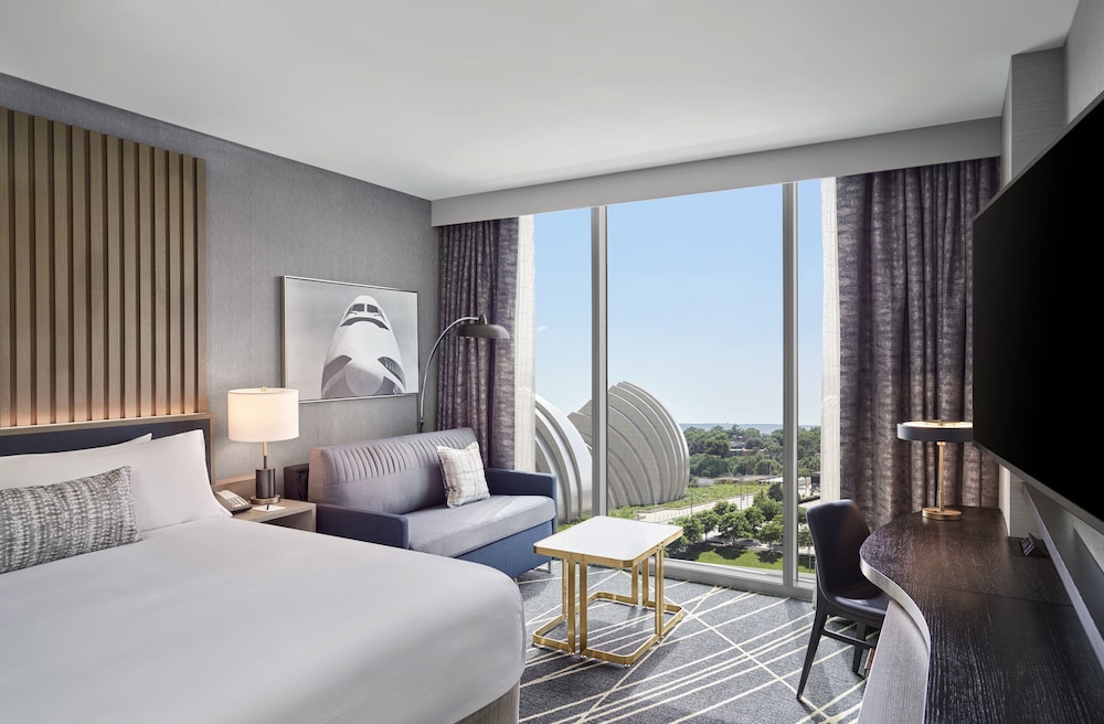 Premium, King Bed
