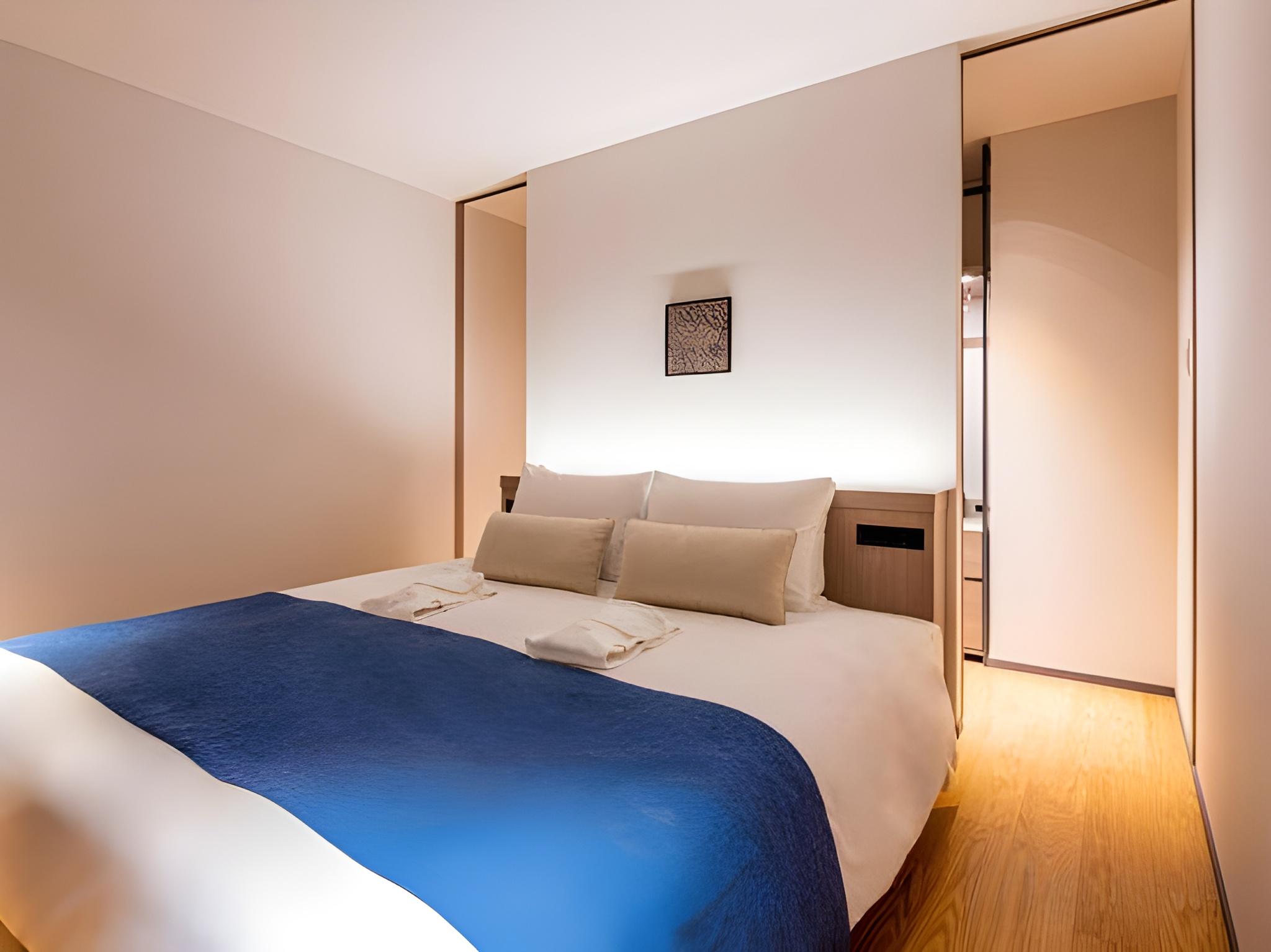 Concept, King Bed