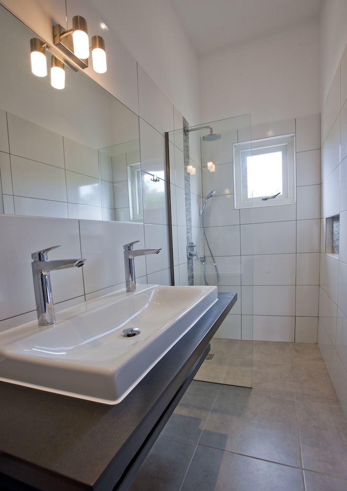 Blue Bay Lodges 47/50