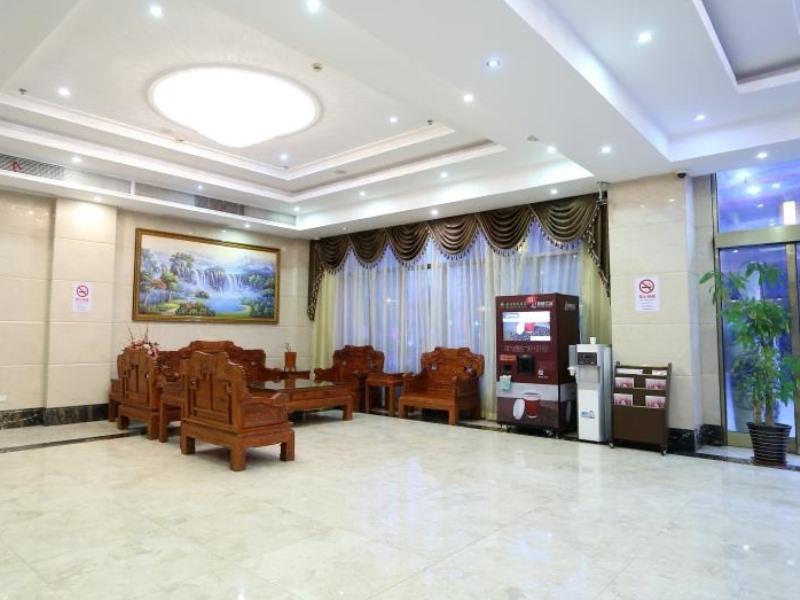 GreenTree Inn (Shanghai Malu Metro Station) 12/38