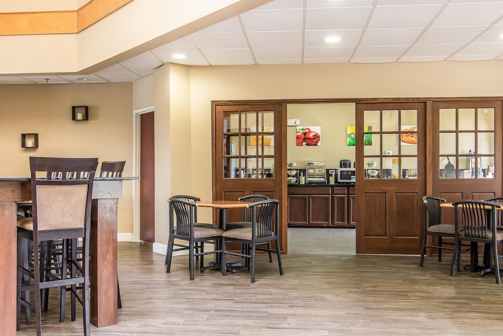 restaurant cafeteria