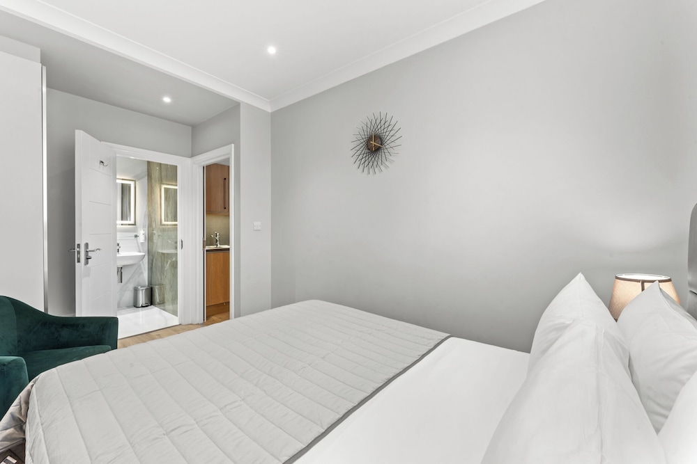 Guilford Street Apartments 15/50
