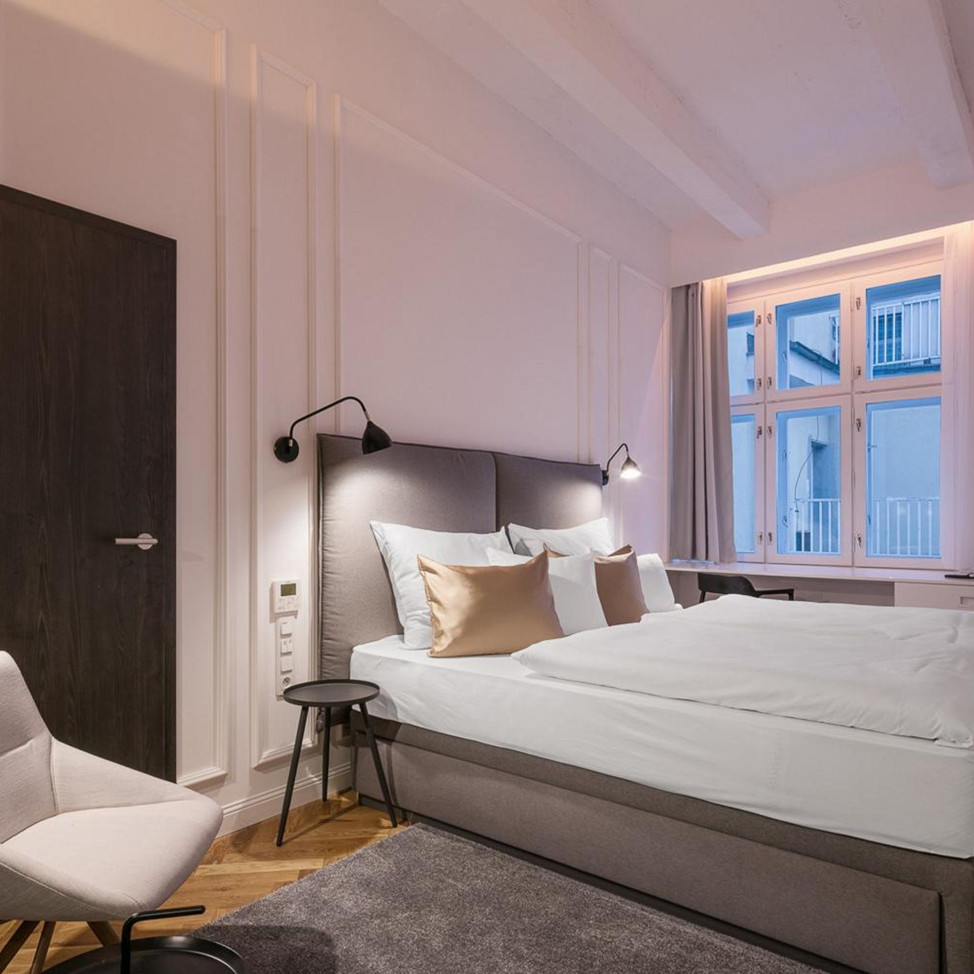 STANDARD, DOUBLE OR TWIN BED
