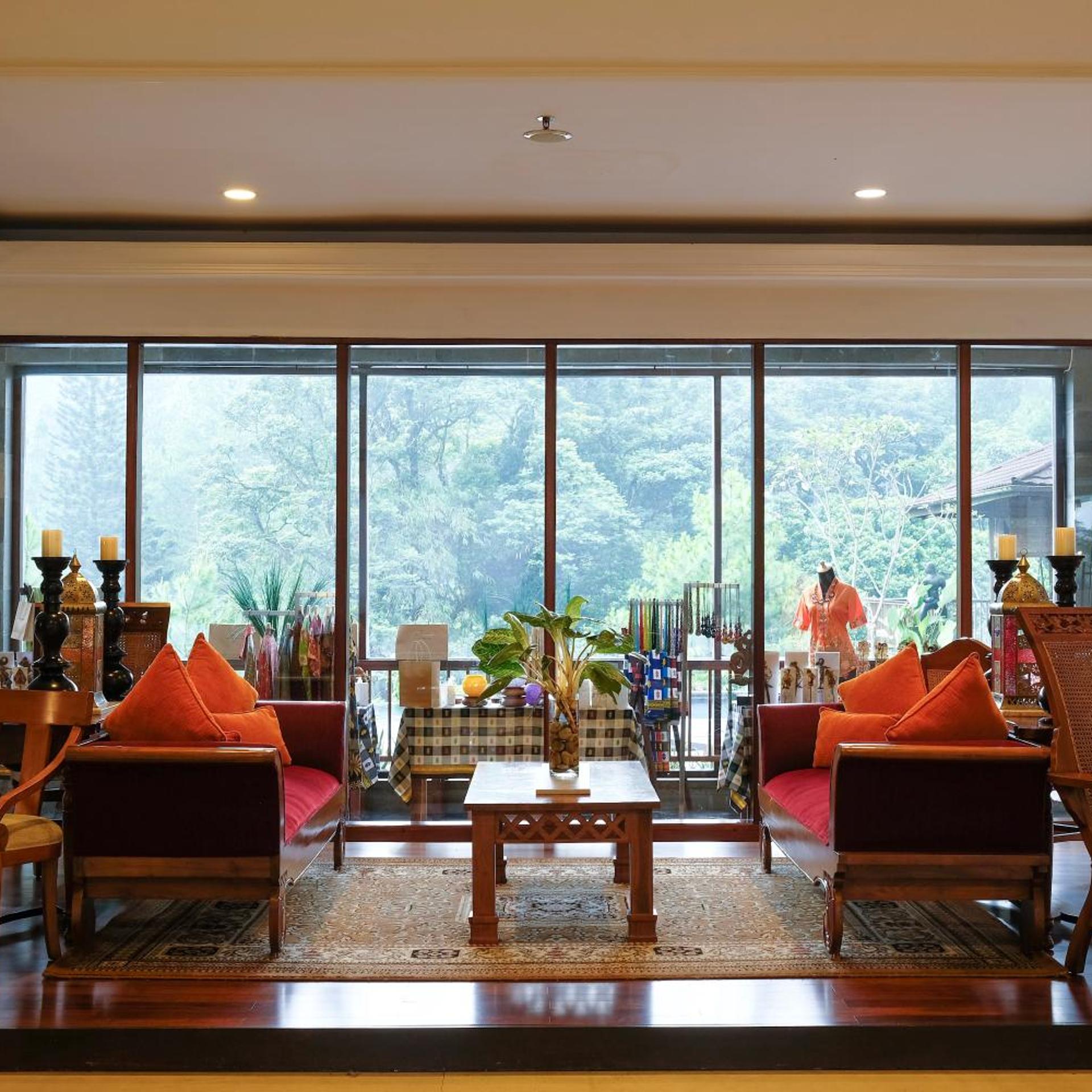 The Grand Hill Bistro Cafe Resort Hotel 31/57
