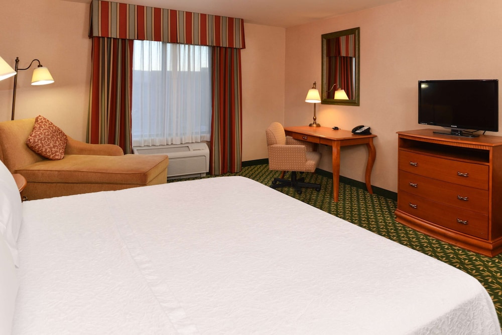 Hampton Inn & Suites Casper 17/34