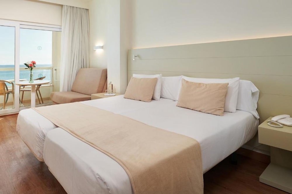 ROOM, TRIPLE, SEA VIEW