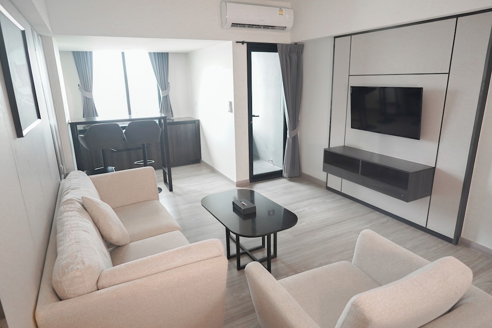 12 The Residence 23/45