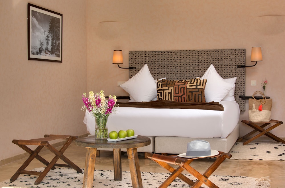 Oasis Lodges 56/72