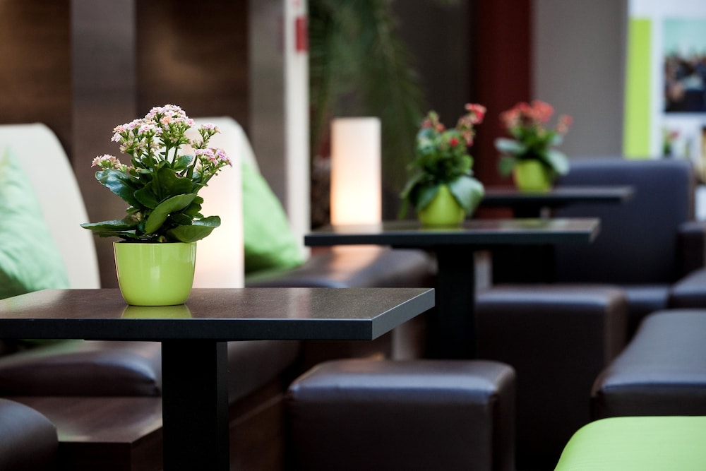CE Plaza Hotel 15/33