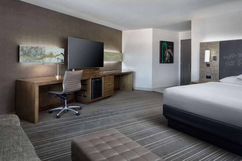 Hyatt Regency Dallas 64/78