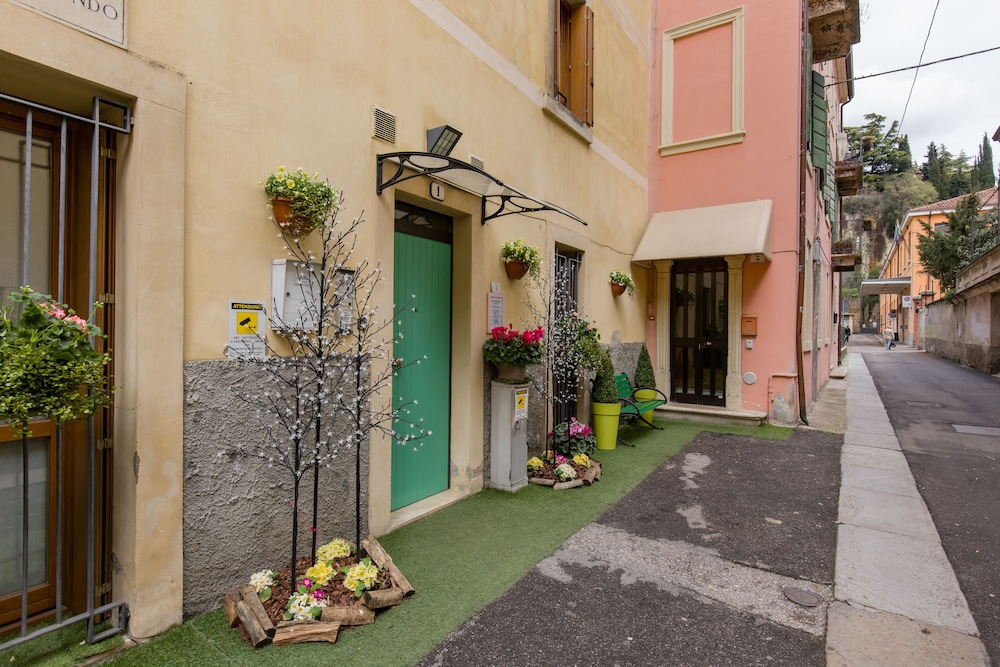 Giardino Giusti House and Court 4/50