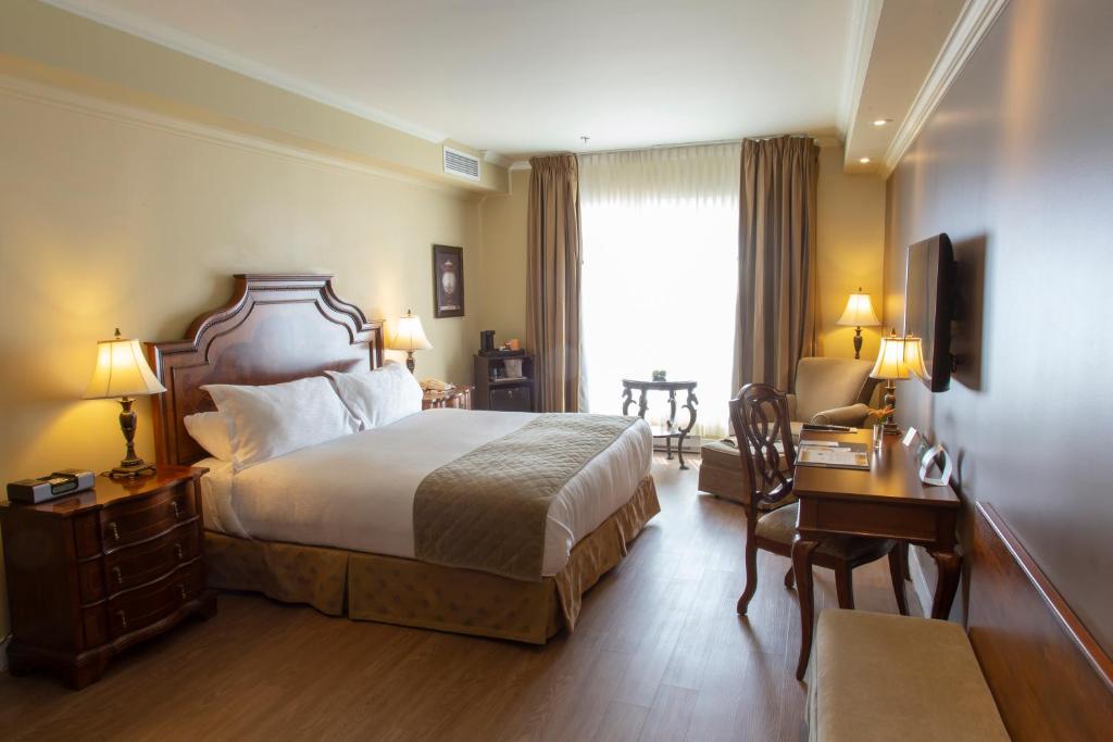 Room, King Bed