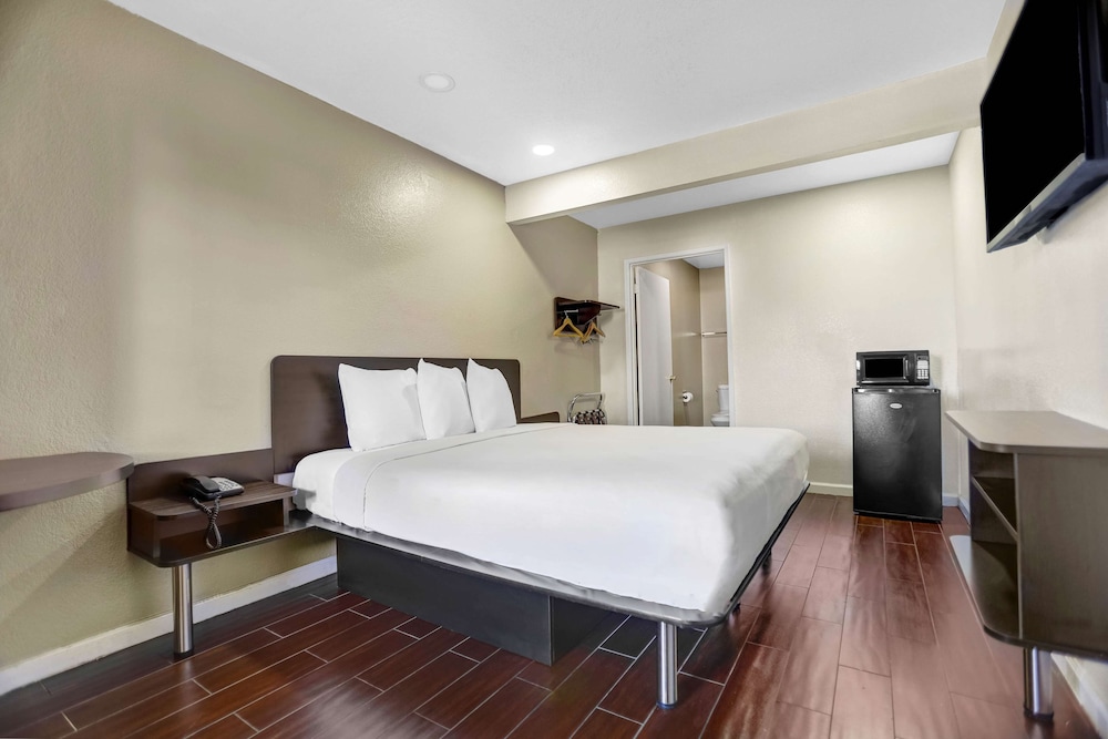Standard, King Bed