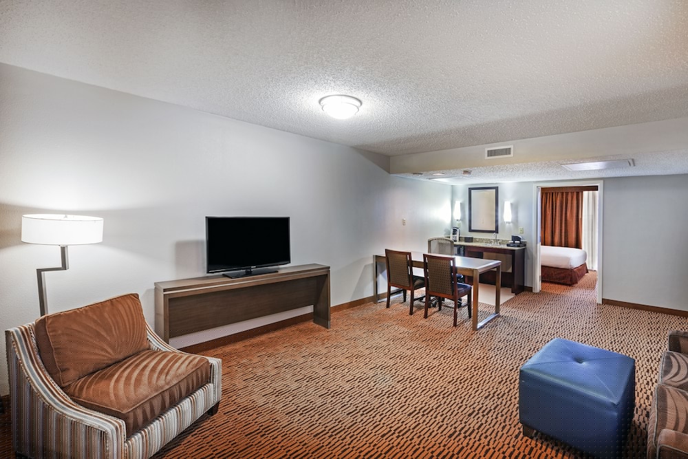 Embassy Suites by Hilton Dallas Market Center 47/72