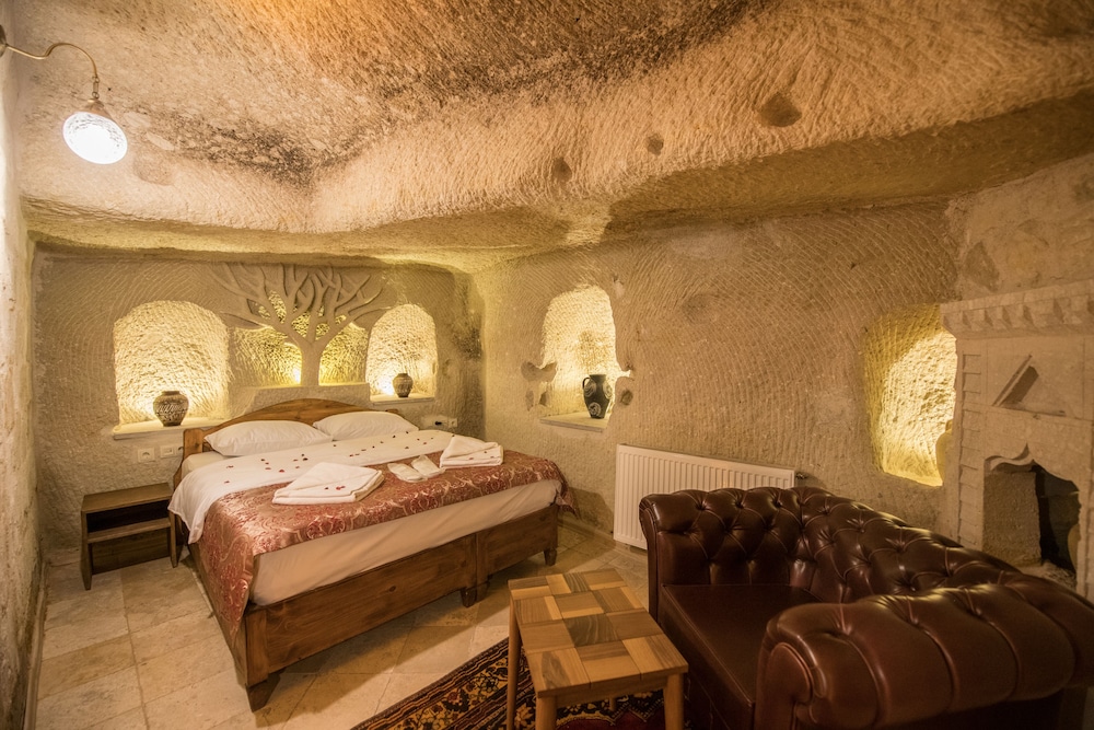 Charming Cave Hotel 12/29