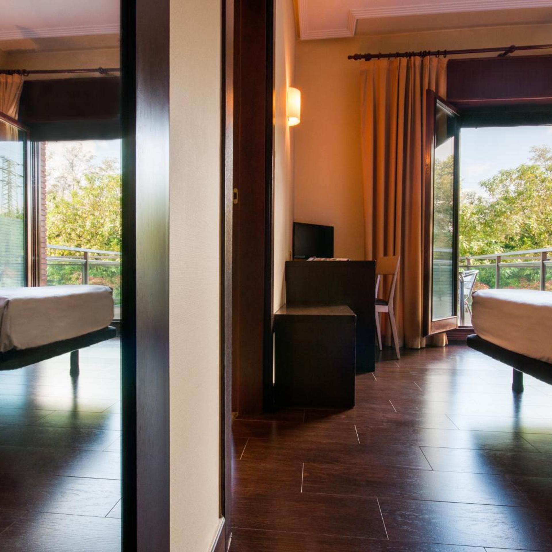Euba Hotel 8/50