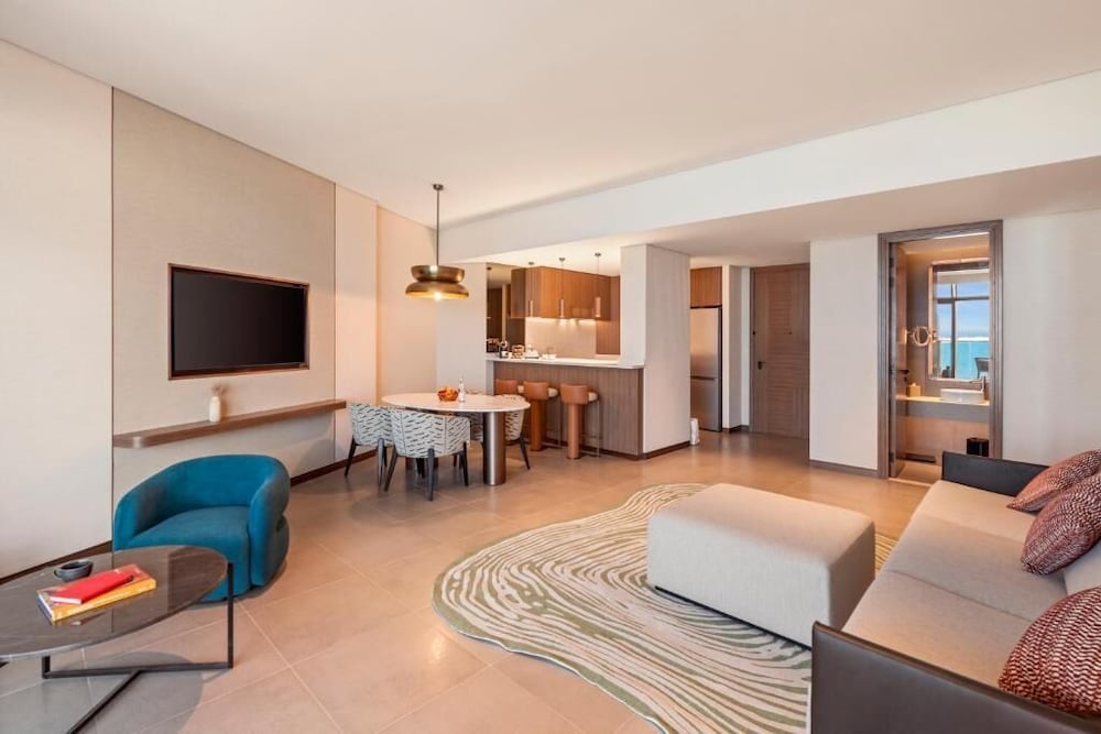 SO/RAS AL KHAIMAH ADULTS ONLY 13 38/55