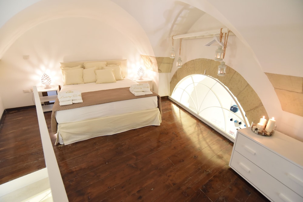 Cadelli Luxury Suite 48/48