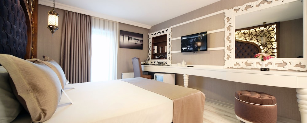 Demonti Hotel 17/69