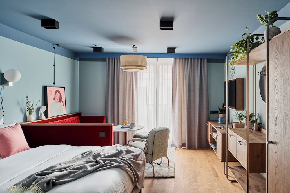1 Bedroom, Open Plan, Suite, Queen Bed