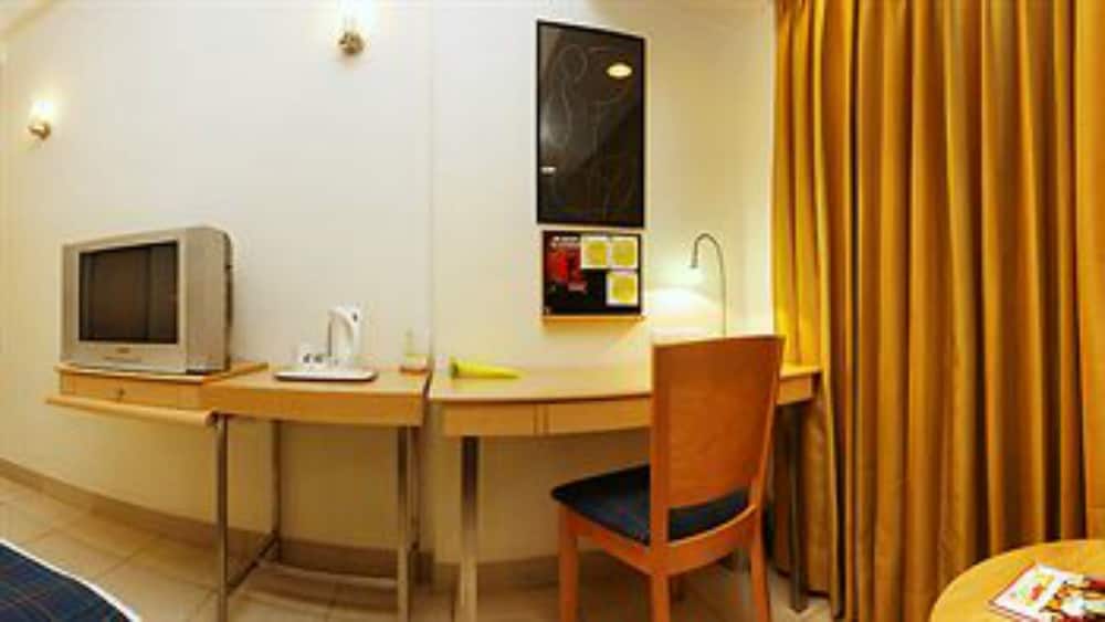 Lemon Tree Hotel Udyog Vihar Gurgaon 37/47