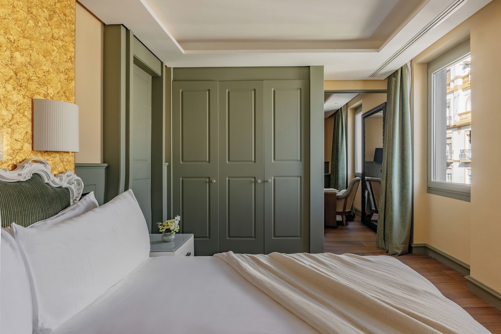 1 Bedroom, Red Level, Suite, King Bed
