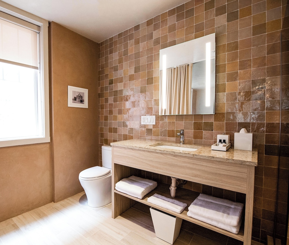 Luxx Plaza Hotel 45/51