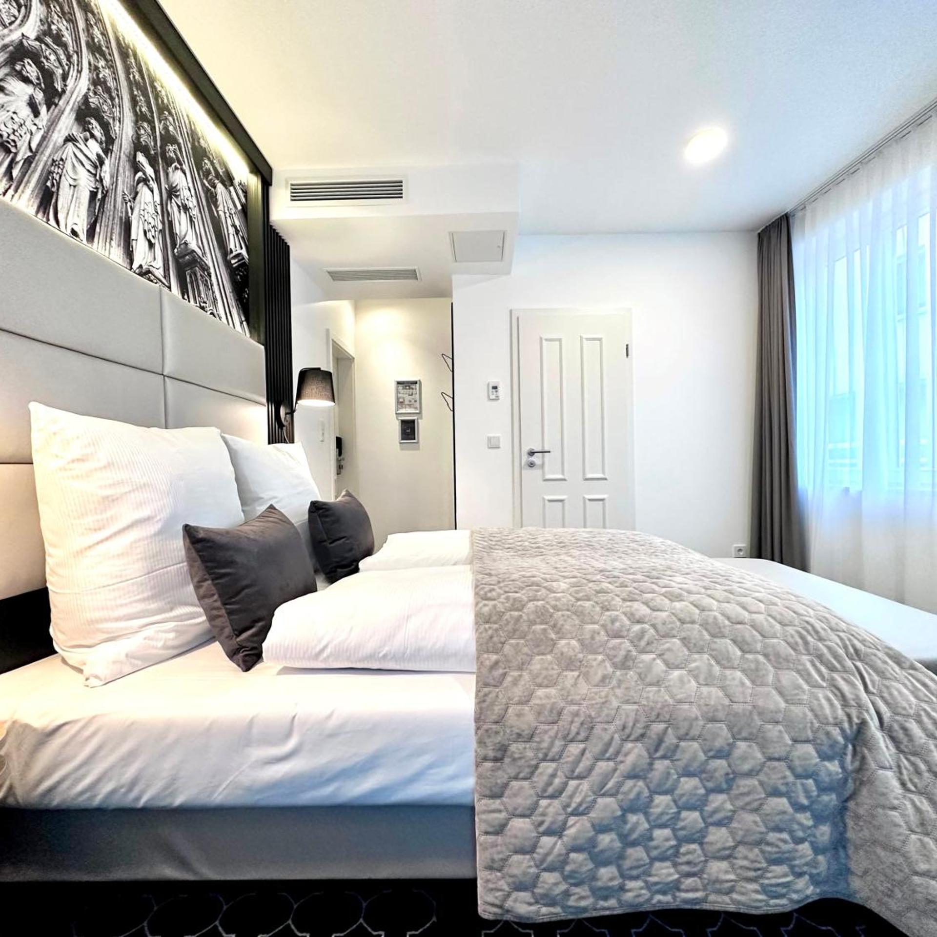 Room, Double Bed, Riverside, Large