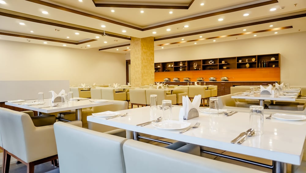 Siesta Navi Mumbai 38/41