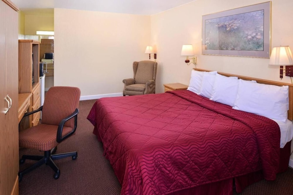 Executive Inn Ex Americas Best Value Inn Fort Wayne 13/31