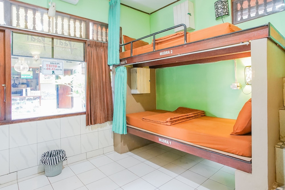 Padi-Padi Backpackers Home 40/50