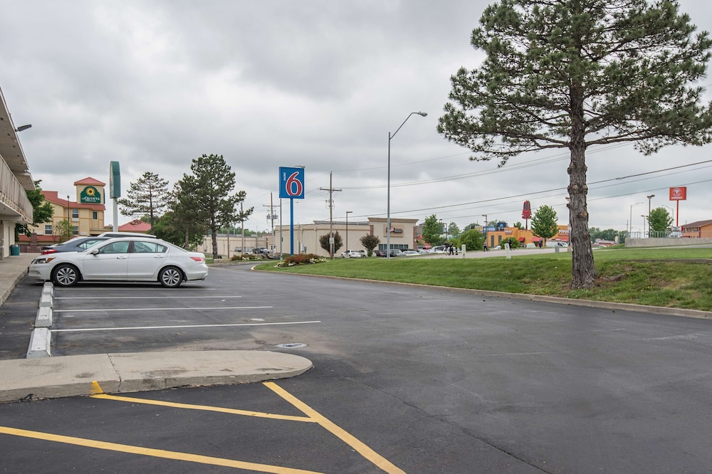 Motel6 Kansas City, MO - Airport 13/50