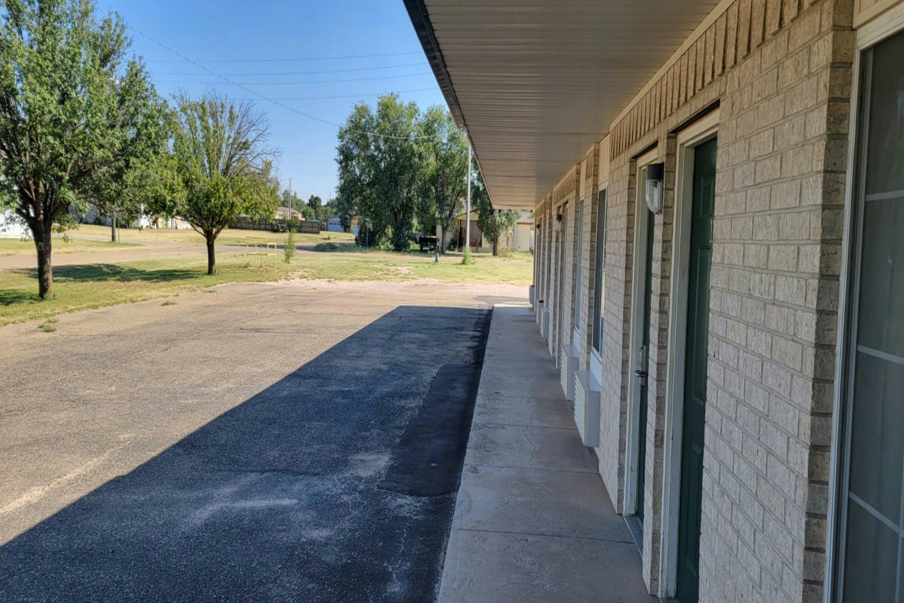 HomeTown Inn By OYO Texhoma, OK 33/50