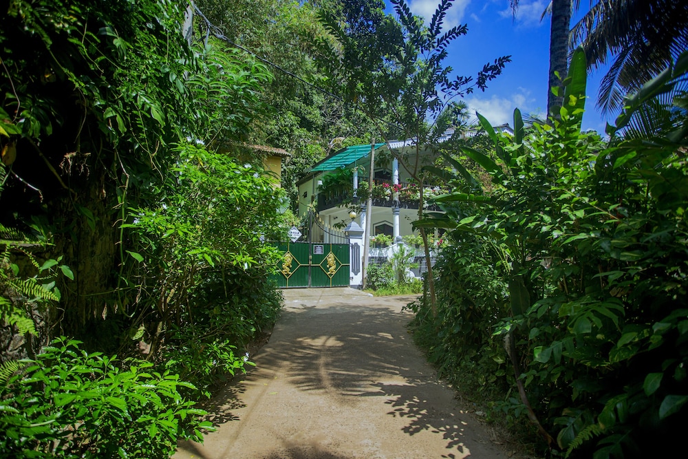 La Villa Guest House 38/50