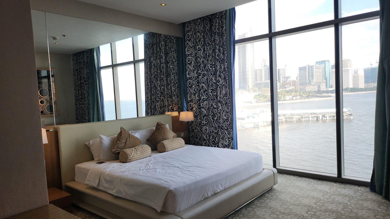 Family, King Bed, Bay View, Small