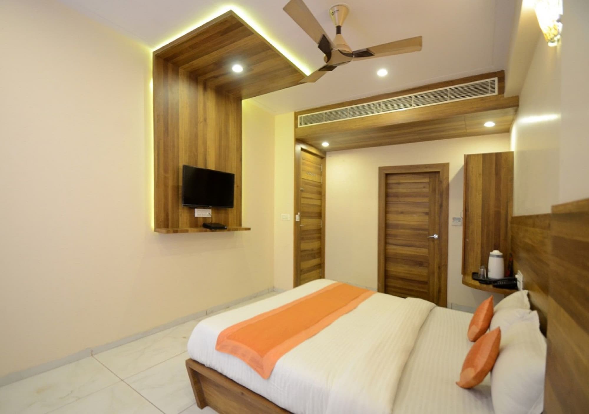 SUPERIOR, DOUBLE BED
