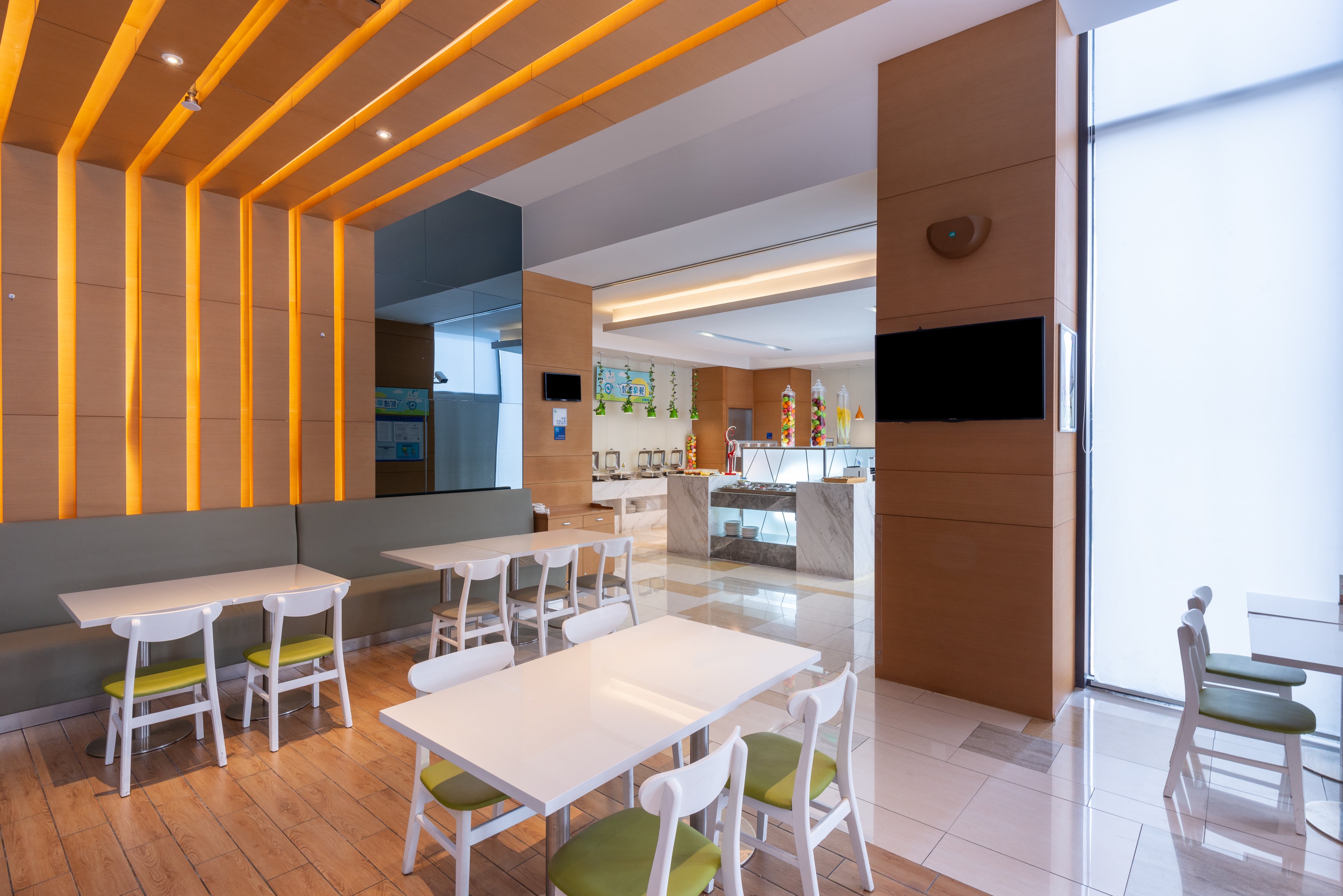Holiday Inn Express SHANGHAI JIADING INDUSTRY PARK 39/48