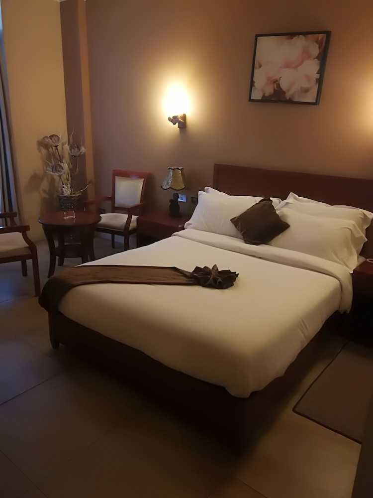 Ye-Afoli International Hotel 11/79