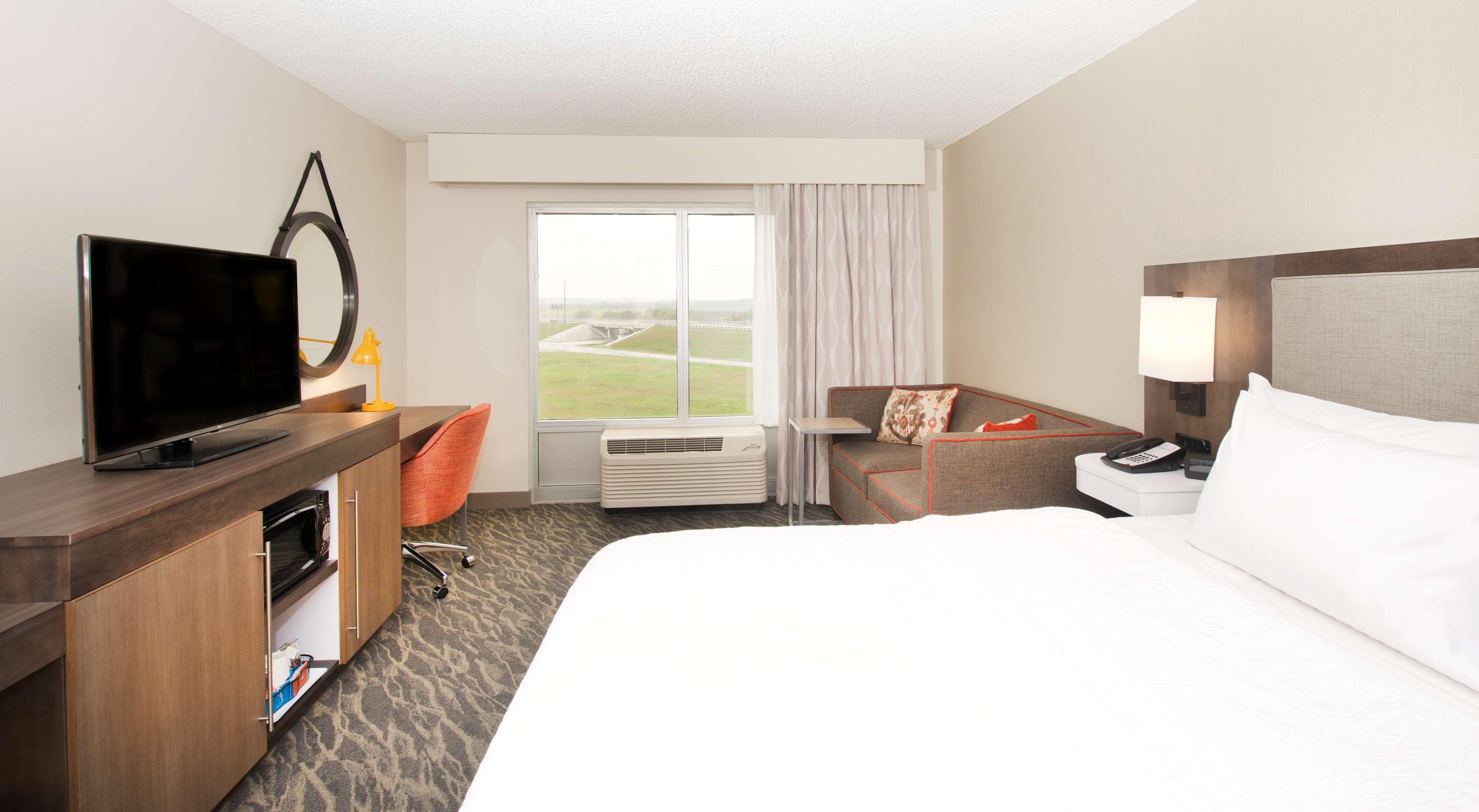 ROOM, KING BED, SOFA, ACCESSIBLE