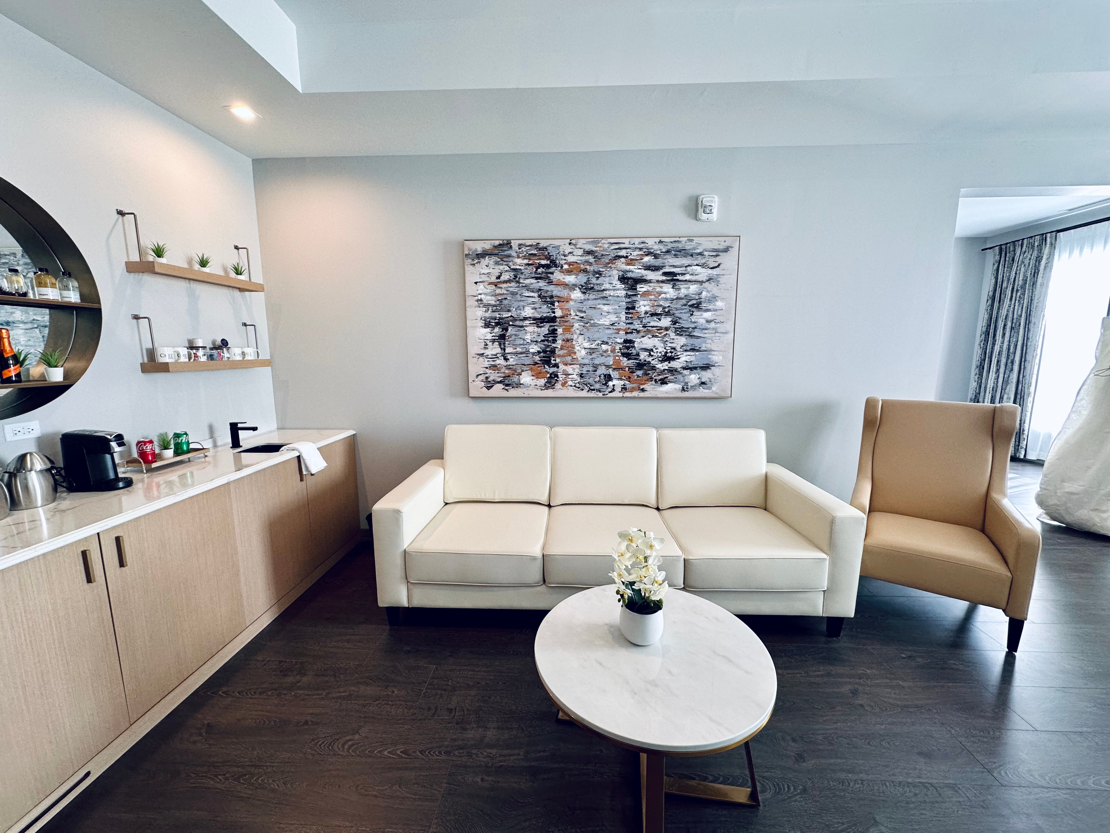Chez Hotel Arlington Heights 21/28
