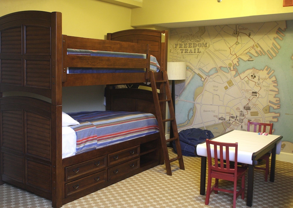 OMNI PARKER HOUSE 24/67