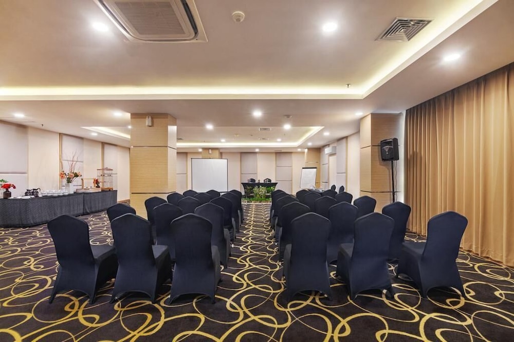 Quest Hotel Darmo Surabaya 49/52