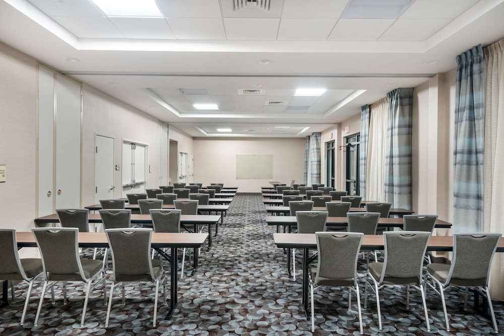 Homewood Suites By Hilton Fayetteville 43/44