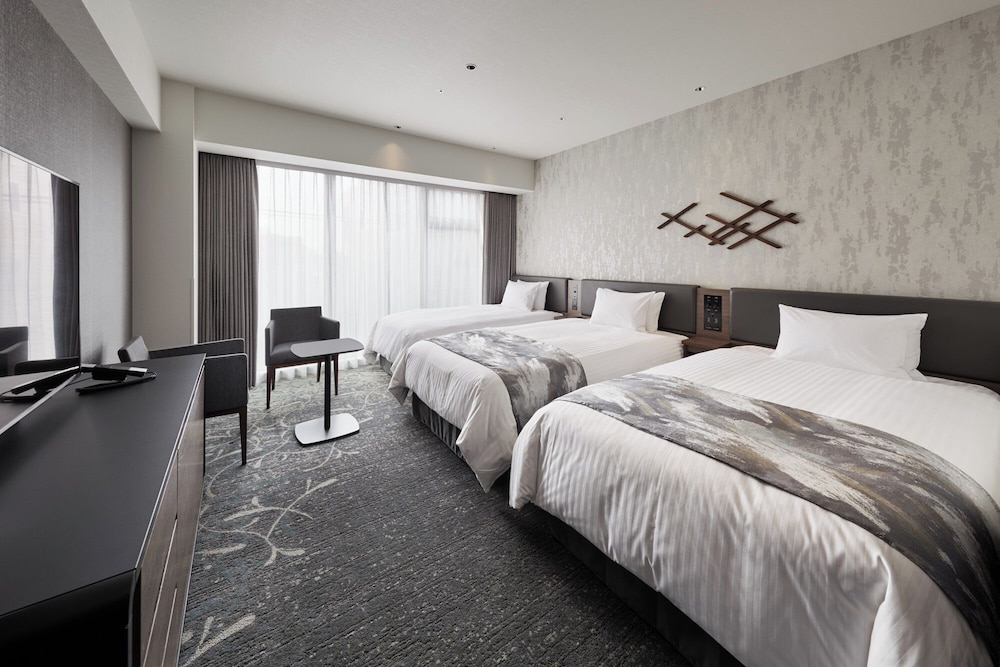 SUPERIOR, TWIN BEDS, WITH EXTRA BED