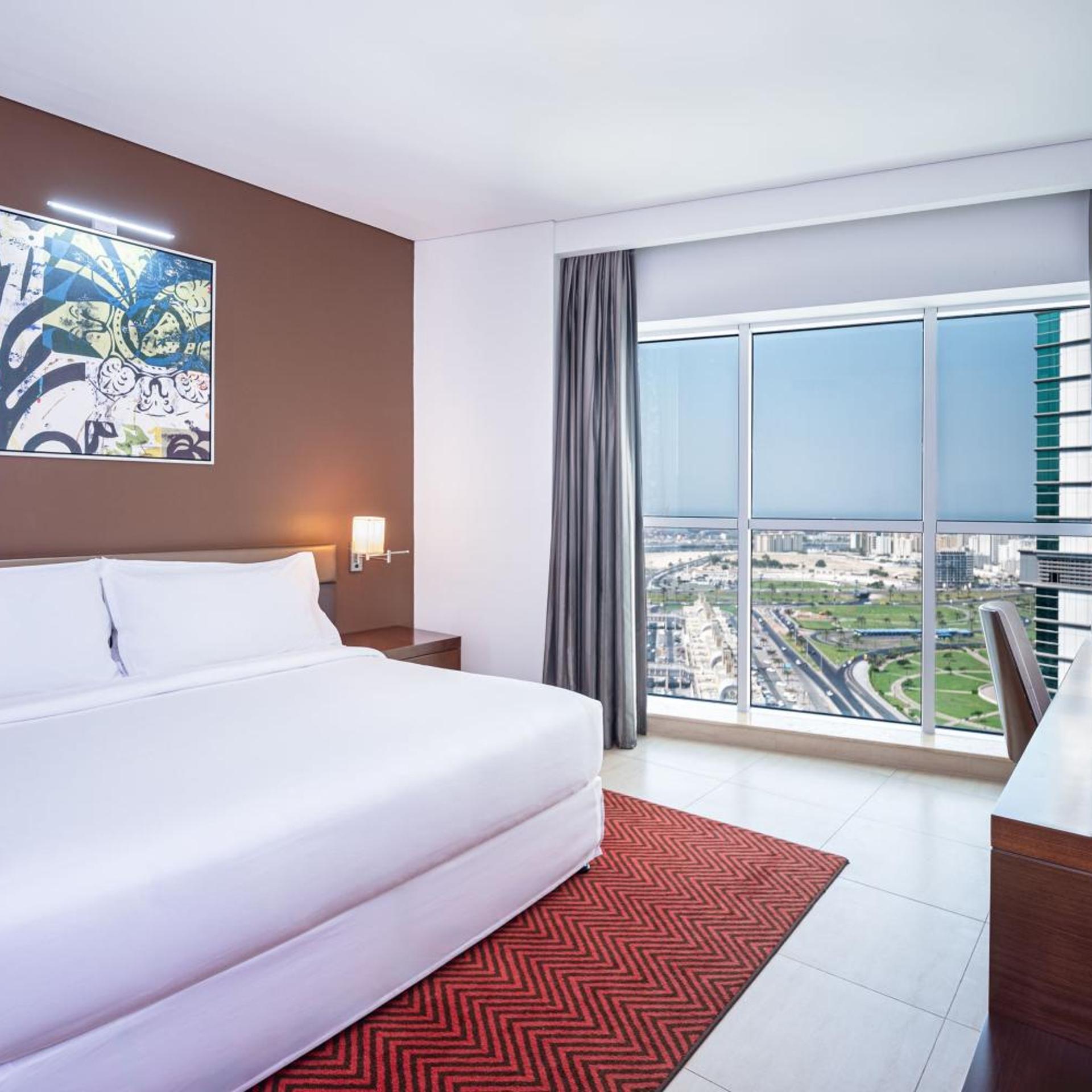 Guest Room, Executive, King Bed, Skyline View