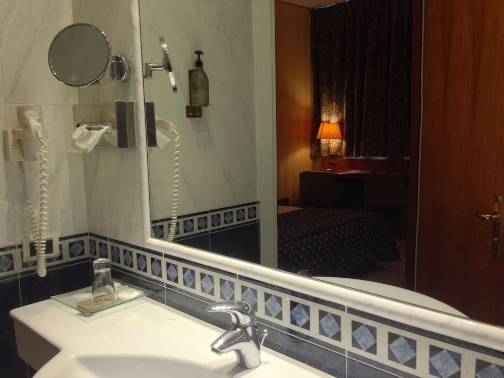 Parma and Congressi Hotel 37/77